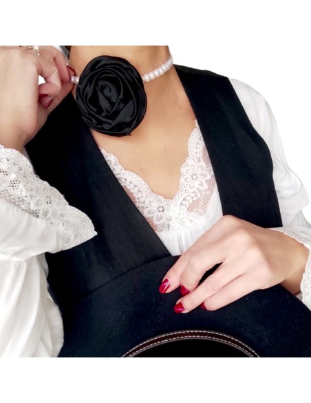 COLLAR CHOKER PERLAS/FLOR DE EL COFRE DE ELISABETH