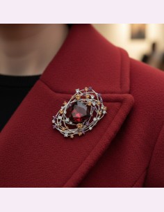 BROCHE LÁCTEA DE EL COFRE DE ELÍSABETH