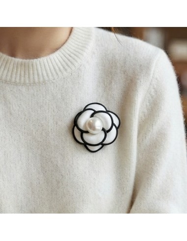 BROCHE MADEMOISELLE DE EL COFRE DE ELISABETH